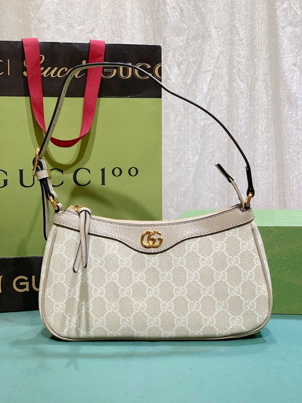 Gucci Handbags 914